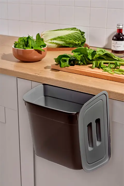 Hanging Waste Bin with Lid
