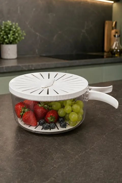 Lidded Colander Storage Container with Handle