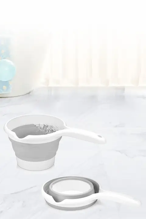 Collapsible Water Scoop