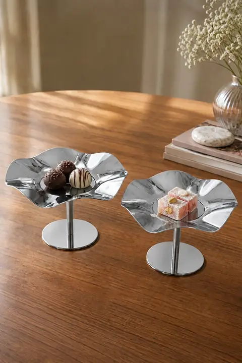 2-Piece Wavy Metal Serving Stand Set
