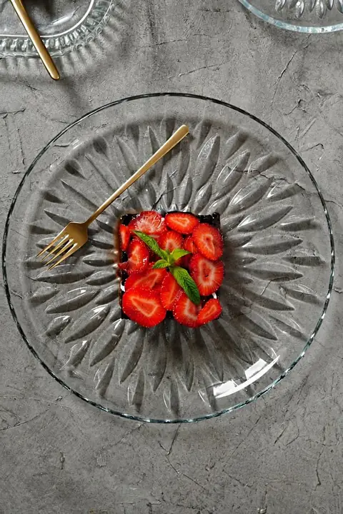 Round Glass Serving Plate, 30 cm